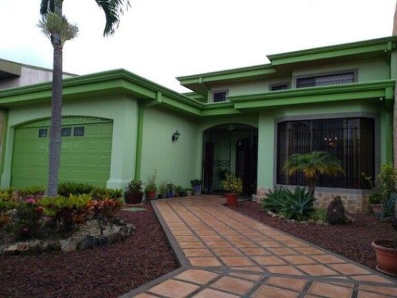 Venta de Espectacular Casa en Moravia / Mls. 26-906 OFC JB in San Vicente, Moravia, San José — $618,000