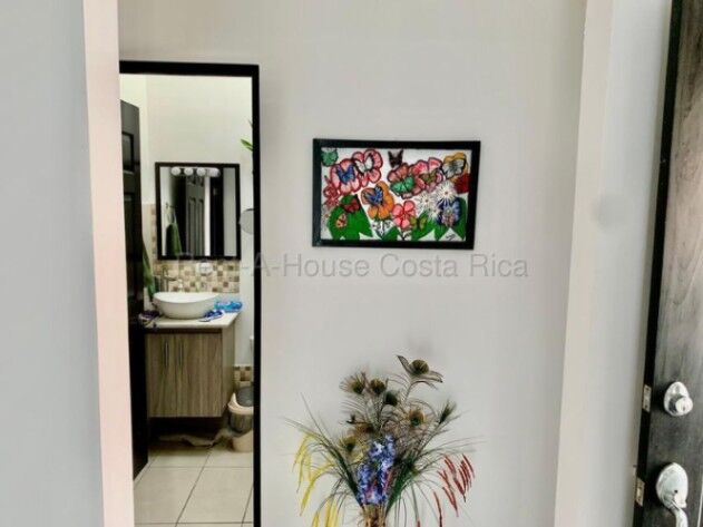 Venta de Casa Amueblada en Agua Caliente-Cartago. RAH 26-1504 in Aguacaliente, Cartago — ₡ 63 000 000