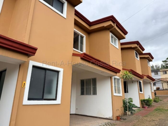 Casa dúplex con doble seguridad y ubicación premium en Escazú San Rafael #26-1844 GS en San Rafael, Escazú, San José — $1,200