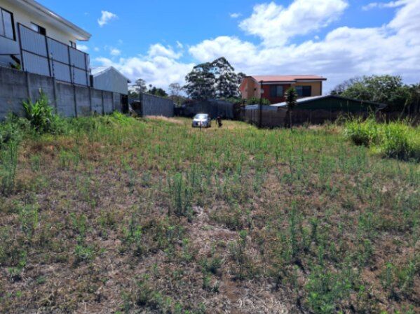SE VENDE BELLA PROPIEDAD EN SANTA BARBARA DE HEREDIA.  in San Pedro, Santa Bárbara, Heredia — ₡ 75 000 000