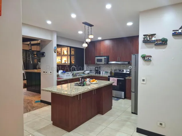 Venta de Propiedad en San Ramón con 2 Casas y Uso Comercial #27-763 GS en San Rafael, La Unión, Cartago — $850,000 - Foto 3 de 20