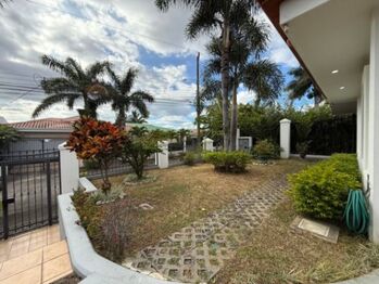 Se vende moderna casa con amplio patio en La Asunción de Belén 25-1412 in La Asunción, Belén, Heredia — $675,000 - Photo 4 of 22