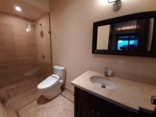 Se vende mansión con mas de 2,200m2 de lote en Piedades Santa Ana 23-3367 en Piedades, Santa Ana, San José — $3,000,000