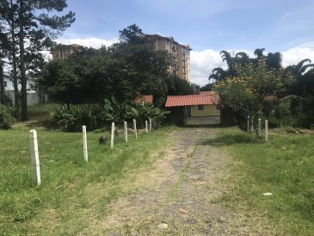 SE VENDE TERRRENO  EN BELLO HORIZONTE ESCAZU en Escazú, San José — $750,000 - Foto 3 de 14