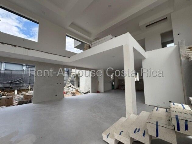 Venta de Casa en Ulloa-Heredia. RAH 26-1451 en Ulloa, Heredia — ₡ 348 000 000