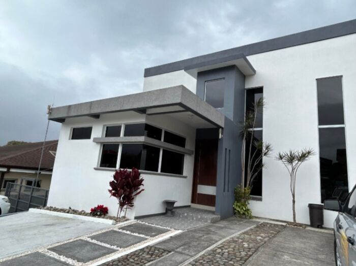 CASA EN VENTA, SAN ISIDRO HEREDIA COD#23-2591 en San Isidro, Heredia — $795,000