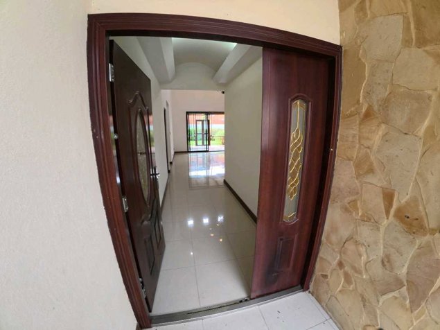 CASA DE LUJO EN CONDOMINIO LA HACIENDA, SANTO DOMIMGO DE HEREDIA. in Santo Domingo, Heredia — ₡ 240 000 000