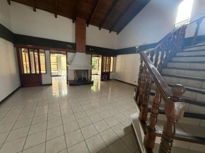 Se alquila casa en Hospital San José 26-2212 in Hospital, San José — $3,000