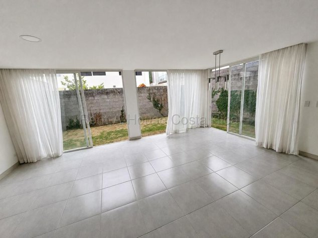 Se alquila casa en San Antonio Belén 27-225 en San Antonio, Belén, Heredia — ₡ 1 200 000