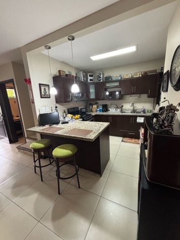 Vendo casa en Condominio La Floresta Concepción de Tres Ríos en Concepción, La Unión, Cartago — ₡ 130 000 000
