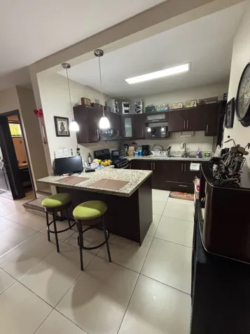Vendo casa en Condominio La Floresta Concepción de Tres Ríos in Concepción, La Unión, Cartago — ₡ 140 000 000