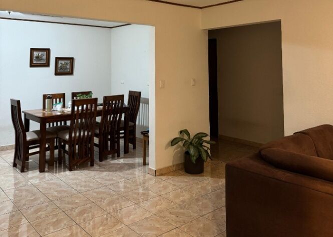 SE VENDE CASA + APARTAMENTO EN UN MISMO TERRENO –SABANILLA in Sabanilla, Montes De Oca, San José — ₡ 120 000 000