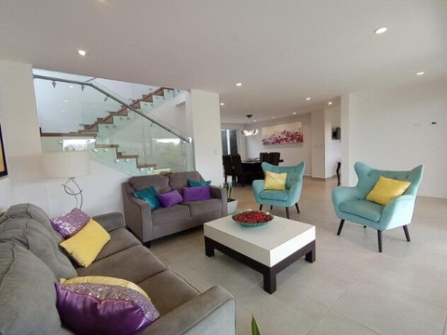 Venta de Casa en San Isidro de Heredia. RAH 25-1931 en San Isidro, Heredia — $713,500