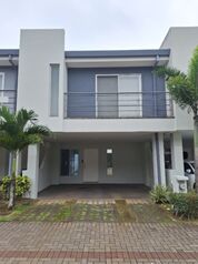 Venta Hermosa Casa en Santa Ana en Condominio  in Brasil, Santa Ana, San José — $195,000 - Photo 4 of 20