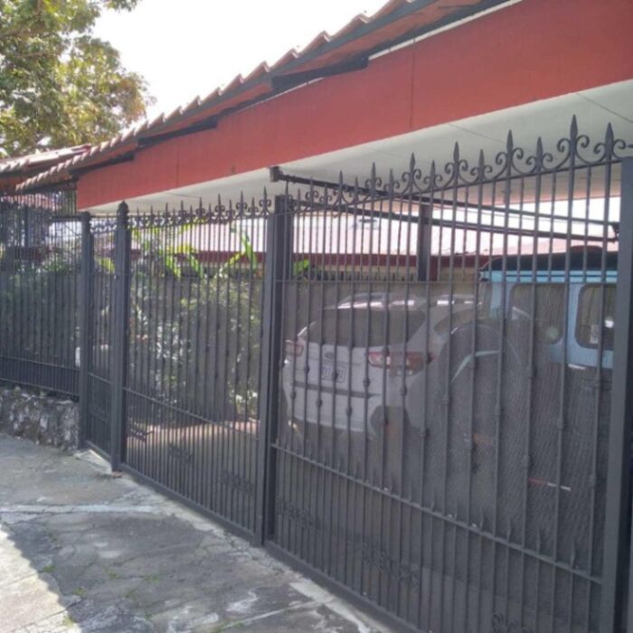 Venta de Bella Casa en Barva, Heredia / JB OFC Mls. 24-804 in Barva, Heredia — $275,000