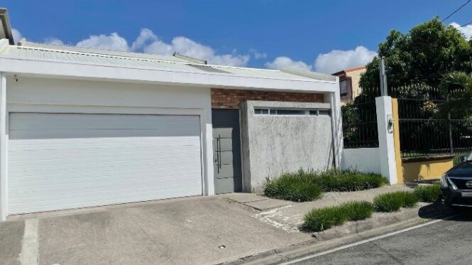 Venta de Casa en San Rafael de Escazú. RAH 26-97 in San Rafael, Escazú, San José — $389,000