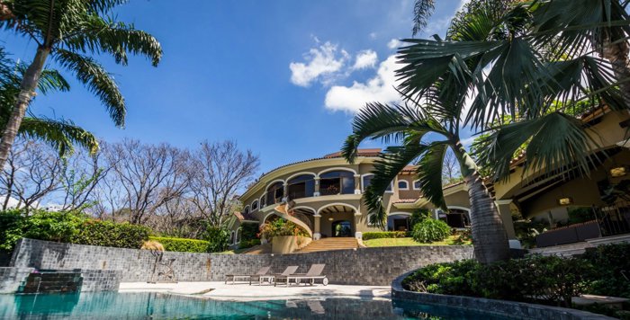 Venta (Se vende) Casa de Lujo Villareal COD RG 1198 in Santa Ana, San José — $2,400,000