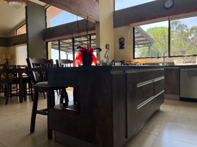 Las nubes de Angelina  en San Nicolás, Cartago — $460,000