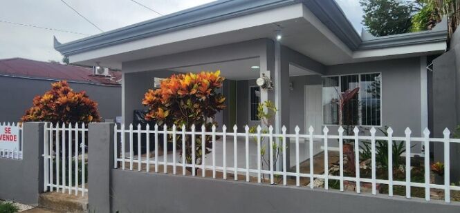 Propiedad con 2 Casas en Venta. Cacao de Alajuela. in Tambor, Alajuela — ₡ 100 000 000
