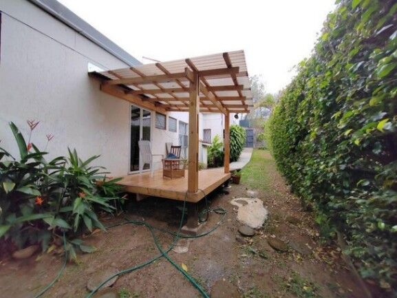 Se vende moderna casa con amplio lote en Pinares de Curridabat 25-1410 in Sánchez, Curridabat, San José — $369,000