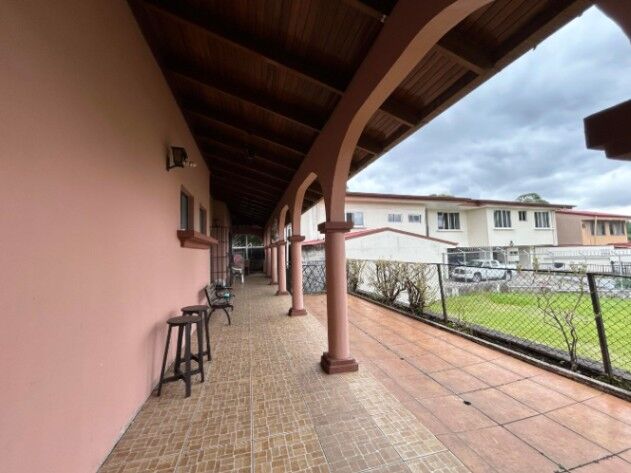 Se vende casa en Ulloa Heredia 25-463 en Ulloa, Heredia — $320,000