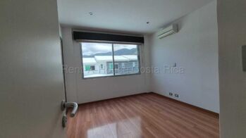 Venta de Casa en Piedades de Santa Ana. RAH 26-1706 in Piedades, Santa Ana, San José — $360,000 - Photo 5 of 19