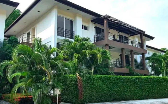 Apartamento en venta Playa Herradura en Jacó, Garabito, Puntarenas — $290,000