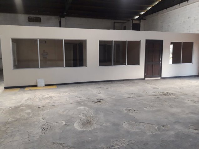 Bodega en alquiler en Tibas,San Jose, Uso Comercial, Seguridad 24/7 en San Juan, Tibás, San José — $11,200 - Foto 3 de 5