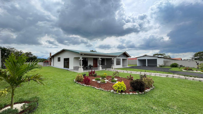Contemporary Home with Pool, Terrace, and Expansive Gardens- Grecia in San José, Grecia, Alajuela — $398,000