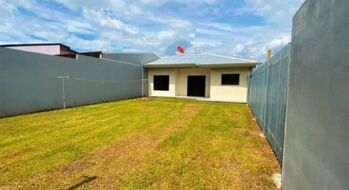 SE VENDE O ALQUILA CASA EN ATENAS, ALAJUELA.  en Santa Eulalia, Atenas, Alajuela — $1,000 - Foto 5 de 10