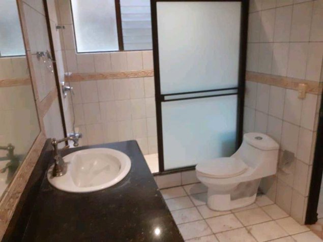 CASA MUY AMPLIA EN SANTO DOMINGO CENTRO, HEREDIA. en Santo Domingo, Heredia — $358,000 - Foto 3 de 17