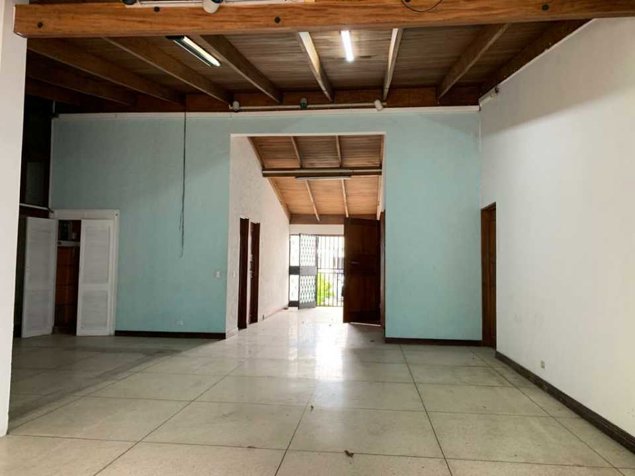 Casa en venta Sabana sur, ideal para oficinas o apartamentos in Pavas, San José — $590,000 - Photo 2 of 10