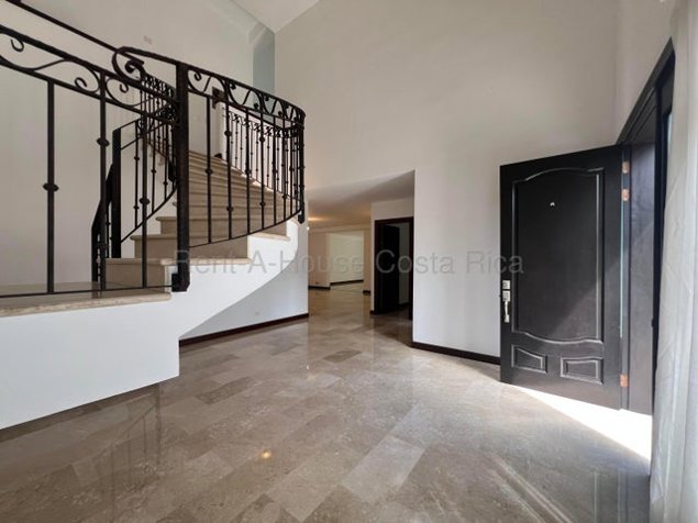 Venta de Excelente Casa de Lujo en Pozos, Santa Ana / Mls. 26-1558 OFC JB en Pozos, Santa Ana, San José — $695,000 - Foto 3 de 9