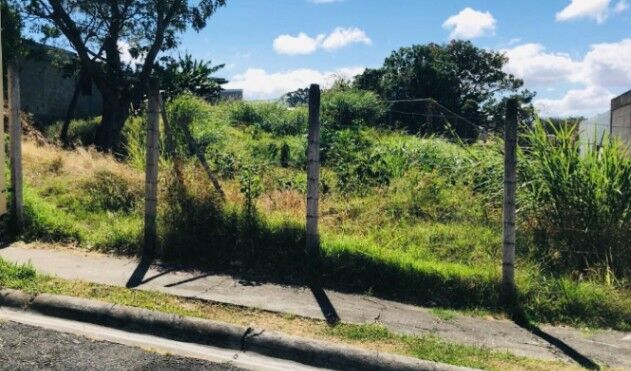 Se vende lote en Mercedes Heredia 25-1066 en Mercedes, Heredia — ₡ 97 094 500