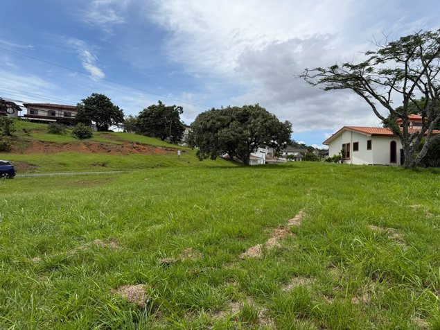 Lote Esquinero en Los Reyes, Guácima, Alajuela en Guácima, Alajuela — $165,000
