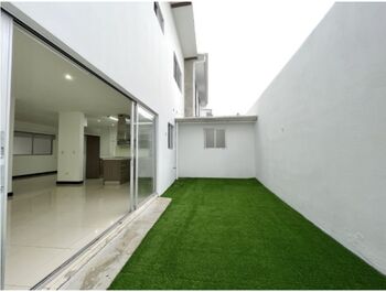 VENDO CASA MODERNA EN POZOS-SANTA ANA. in Pozos, Santa Ana, San José — $340,000 - Photo 4 of 13
