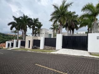 Vendo hermosa casa en Residencial Los Manantiales - Belén in La Asunción, Belén, Heredia — $1,592,495 - Photo 3 of 40