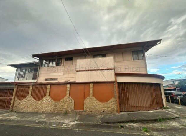 CASA EN VENTA EN HATILLO 2 SAN JOSÈ en Hatillo, San José — ₡ 89 000 000