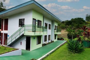 SE VENDE BELLO HOTEL /COMPLEJO DE APARTAMENTOS.  en Sabalito, Coto Brus, Puntarenas — $300,000 - Foto 5 de 19