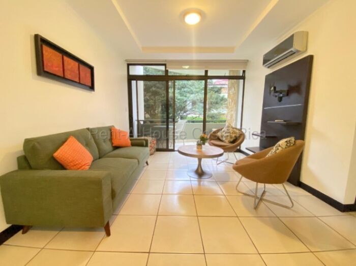 Alquiler de apartamento amueblado con vista al lago #27-50 GS in Santa Ana, San José — $1,300