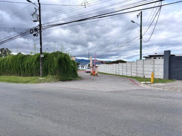 SE VENDE LOTE EN RESIDENCIAL LAS GEMAS SAN ISIDRO HEREDIA en San Isidro, Heredia — $557,700