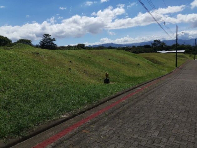 SE VENDE LOTE EN RESIDENCIAL LAS GEMAS SAN ISIDRO HEREDIA en San Isidro, Heredia — $557,700