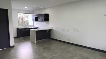 Moderna casa con vista a montañas en condominio en La Unión Cartago #26-1817 GS en Tres Ríos, La Unión, Cartago — $204,000 - Foto 4 de 11