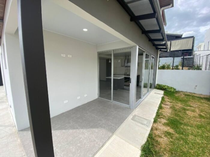 Alquiler de Casa en Brasil de Santa Ana. RAH 26-209 in Brasil, Santa Ana, San José — $1,800