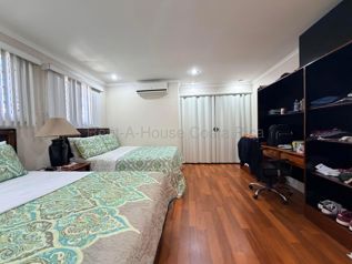 Venta de espectacular casa esquinera con potencial de inversión en San José #27-145 GS in Mata Redonda, San José — $1,250,000 - Photo 4 of 15