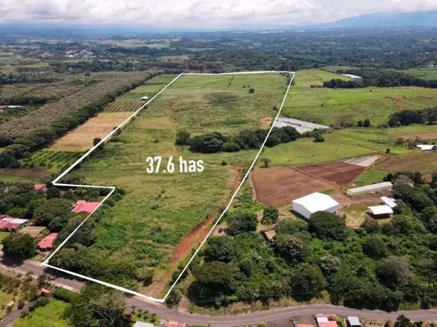 Land for Sale in Atenas – Ideal for Development en Mercedes, Atenas, Alajuela — $3,760,100