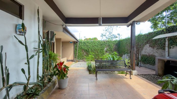Venta de casa en Guápiles centro en Guápiles, Pococí, Limón — ₡ 68 000 000 - Foto 2 de 13