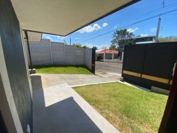 Venta de Casa en Garita, Alajuela. RAH 25-208 en Garita, Alajuela — ₡ 103 000 000