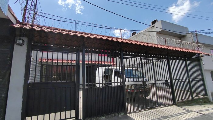 Se vende propiedad con dos apartamentos en Goicochea en San Francisco, Goicoechea, San José — $266,800 - Foto 2 de 44