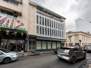 ALQUILER AMPLIO SALÓN DE 400 m² PARA OFICINAS (MJ)